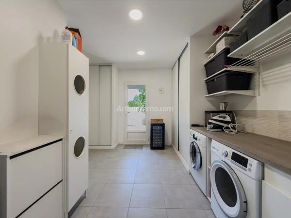 Vente                                                      Villa
                        
                     5 pièces                      143 m2                     à Vidauban