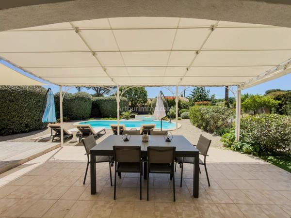 Vente                                                      Villa
                        
                     5 pièces                      143 m2                     à Vidauban