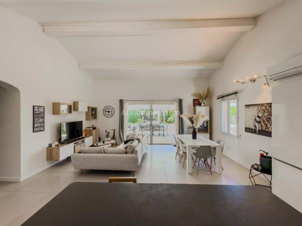 Vente                                                      Villa
                        
                     5 pièces                      143 m2                     à Vidauban