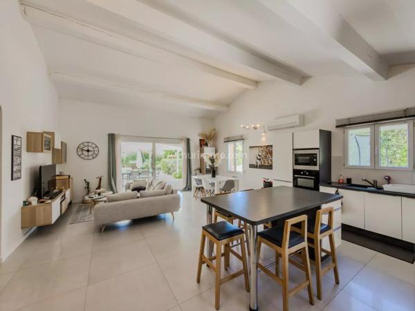 Vente                                                      Villa
                        
                     5 pièces                      143 m2                     à Vidauban