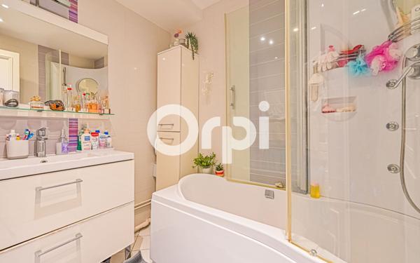 Appartement à vendre    3 pièces • 66 m2 Paris 11