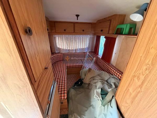 Vente                                                      Terrain
                        
                                         200 m2                     à Fréjus