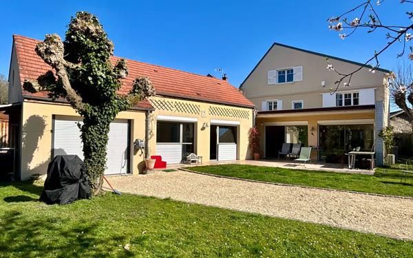 Maison à vendre    5 pièces • 246,48 m2 Gouvernes