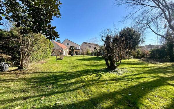 Maison à vendre    5 pièces • 246,48 m2 Gouvernes