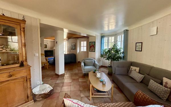 Maison à vendre    5 pièces • 246,48 m2 Gouvernes