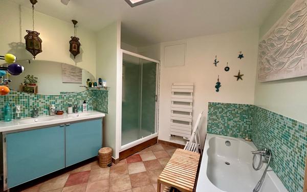 Maison à vendre    5 pièces • 246,48 m2 Gouvernes