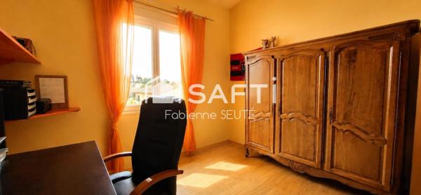 villa 5 pièces,4 chambres avec piscine, dépendances