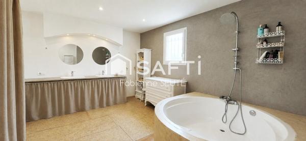 villa 5 pièces,4 chambres avec piscine, dépendances