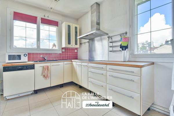 Maison
         8 pièces
        - 194 m²
