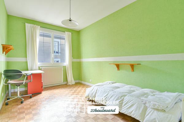 Maison
         8 pièces
        - 194 m²