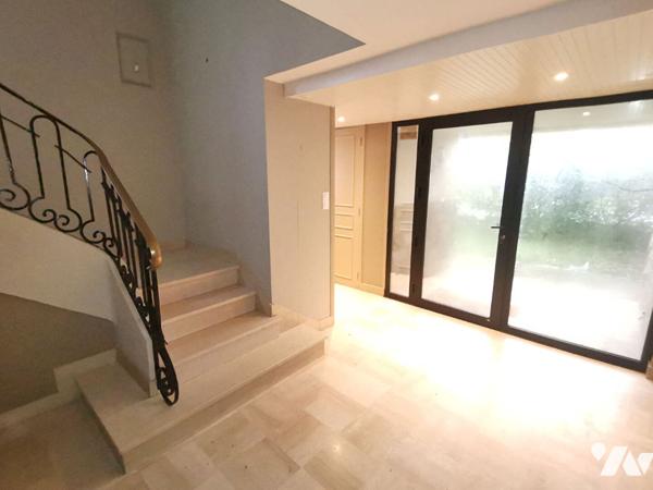 JANZE - Maison de 208 m² hab., 5 chambres, terrain de 829 m²