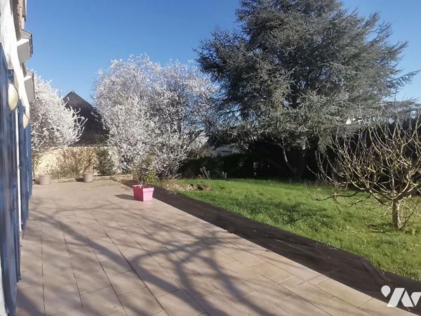 JANZE - Maison de 208 m² hab., 5 chambres, terrain de 829 m²