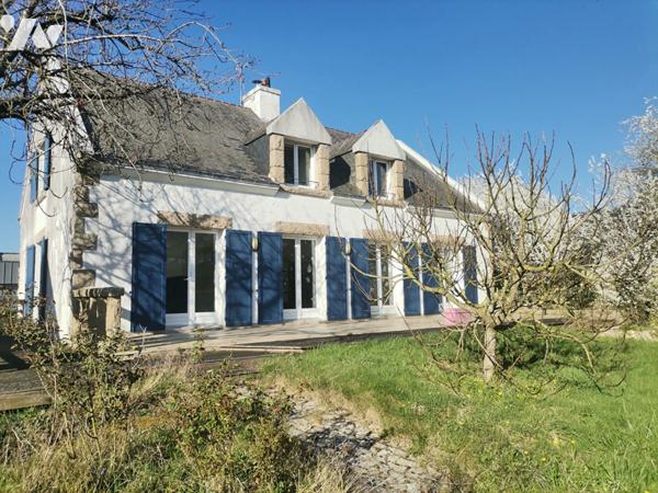 JANZE - Maison de 208 m² hab., 5 chambres, terrain de 829 m²
