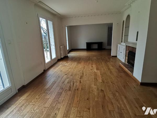 JANZE - Maison de 208 m² hab., 5 chambres, terrain de 829 m²