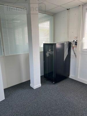 Local professionnel à louer à Pierrelatte dans la Drôme (26700), ref : 26060-L72