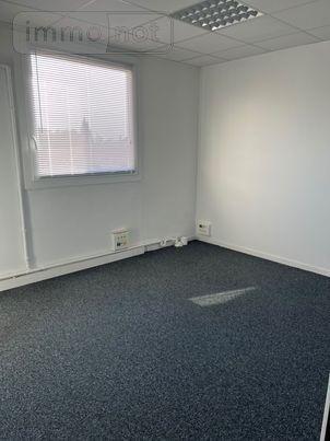 Local professionnel à louer à Pierrelatte dans la Drôme (26700), ref : 26060-L72