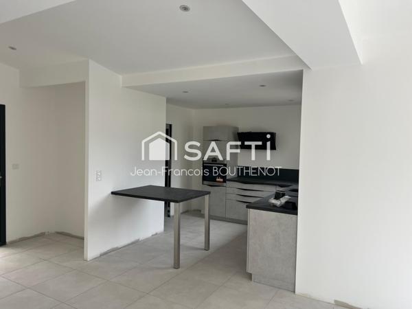 Maison de plain-pied de 155 m² avec patio