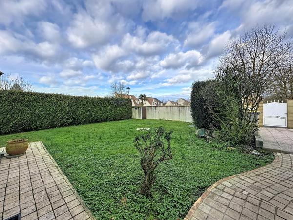 Maison 5 pièces de 110 m2 - Emplacement