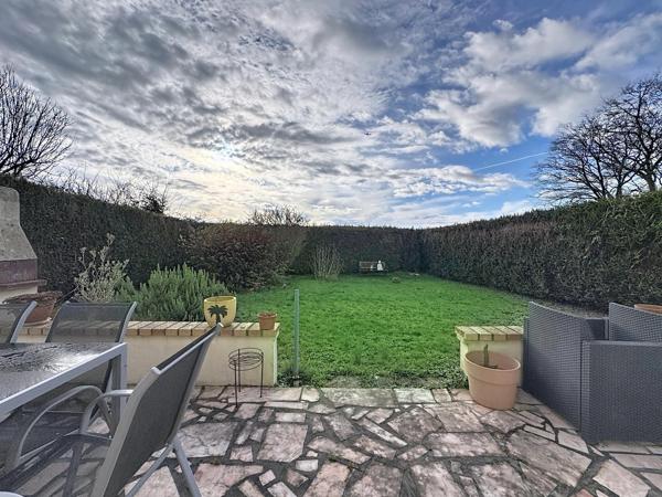 Maison 5 pièces de 110 m2 - Emplacement