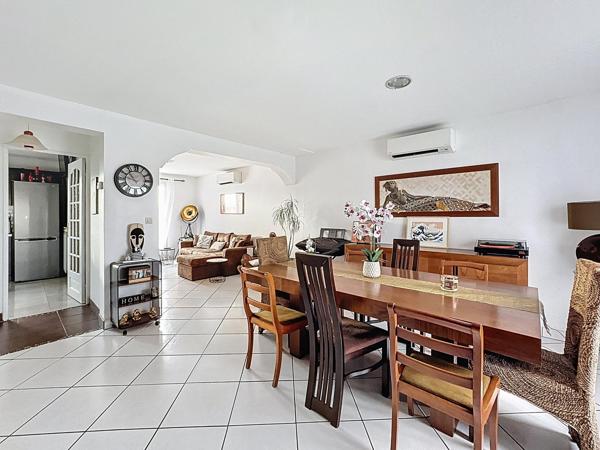 Maison 5 pièces de 110 m2 - Emplacement