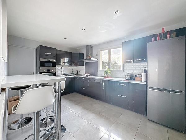 Maison 5 pièces de 110 m2 - Emplacement