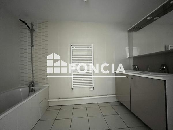 Location Appartement 3 pièces 68.7 m² - 14 RUE HENRI DESCOT Cenon 33150