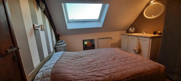 Longère rénovée et terrains