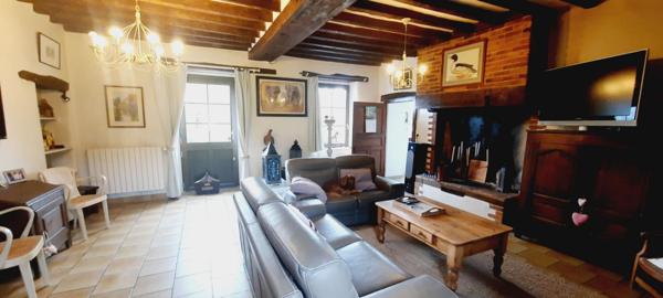 Longère rénovée et terrains