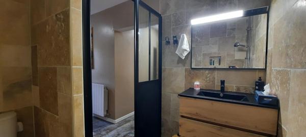 Longère rénovée et terrains