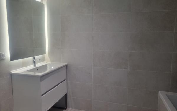 Appartement à vendre    3 pièces • 68,30 m2 Saint-Laurent-du-Var