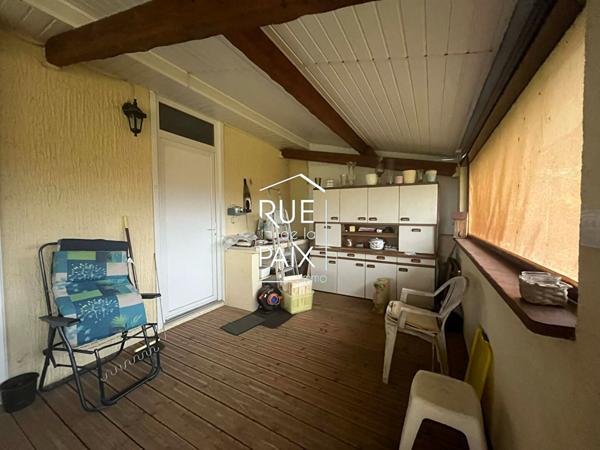 86100 CHATELLERAULT À VENDRE Maison familiale avec terrasse couverte, sans vis-à-vis