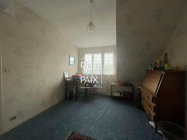 86100 CHATELLERAULT À VENDRE Maison familiale avec terrasse couverte, sans vis-à-vis