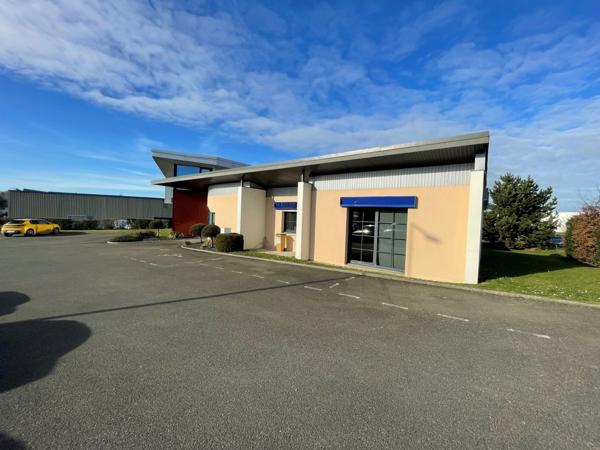 A VENDRE IMMEUBLE TERTIAIRE , Mayenne A VENDRE IMMEUBLE TERTIAIRE , Mayenne