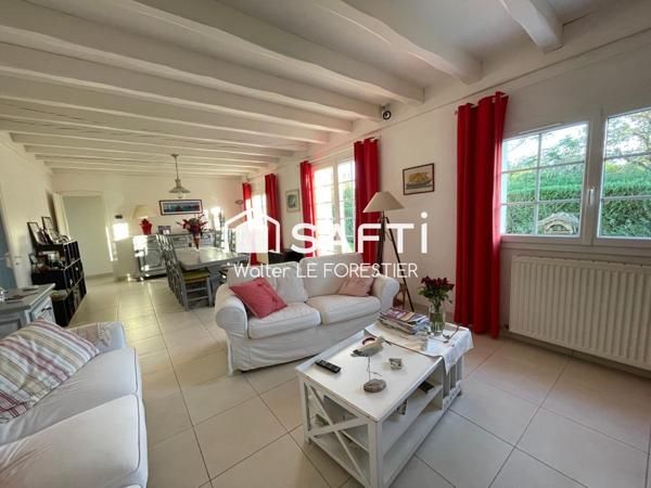 VILLA  AVEC GRAND TERRAIN ,TERRASSE COUVERTE. PISCINE. GARAGE. DEPENDANCE