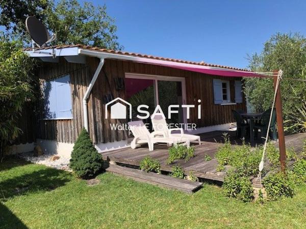 VILLA  AVEC GRAND TERRAIN ,TERRASSE COUVERTE. PISCINE. GARAGE. DEPENDANCE