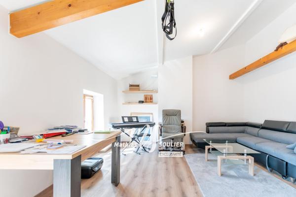 Appartement T3 de 64,5 m² rénové centre Jouques