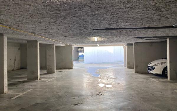 Stationnement à vendre    12 m2 Castelnau-le-Lez