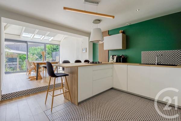 Maison à vendre  7 pièces - 127,62 m 2   RUMILLY  - 74