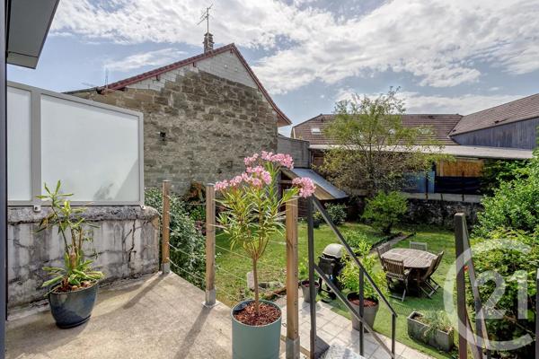 Maison à vendre  7 pièces - 127,62 m 2   RUMILLY  - 74