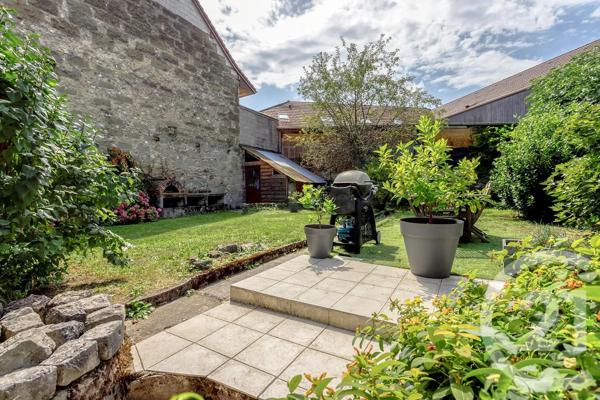 Maison à vendre  7 pièces - 127,62 m 2   RUMILLY  - 74