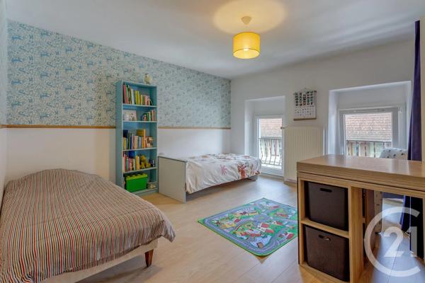 Maison à vendre  7 pièces - 127,62 m 2   RUMILLY  - 74