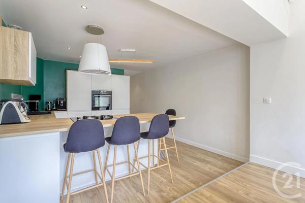Maison à vendre  7 pièces - 127,62 m 2   RUMILLY  - 74