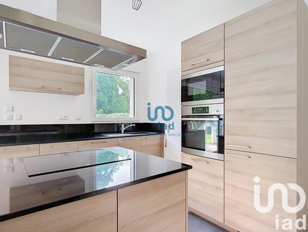 Maison 5 pièces de 98 m² à Fontenay-Trésigny (77610)