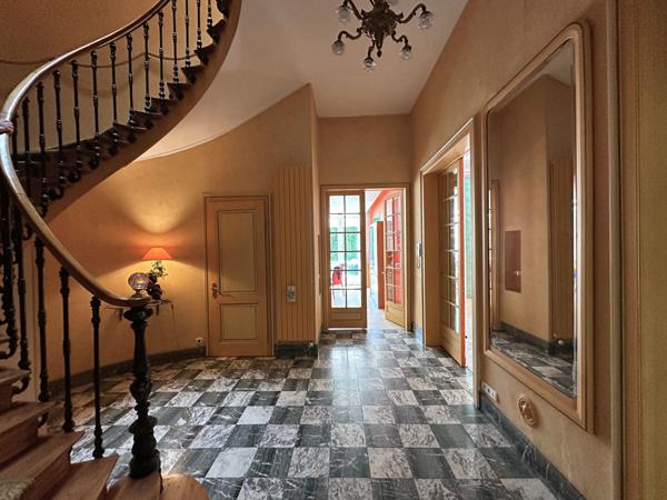 Lille Liberté/ Quai du Wault, Maison de maître en double distribution début 20ième de 530 m² , 8 chambres, grand garage Lille Lille Liberté/ Quai du Wault, Maison de maître en double distribution début 20ième de 530 m² , 8 chambres, grand garage Lille