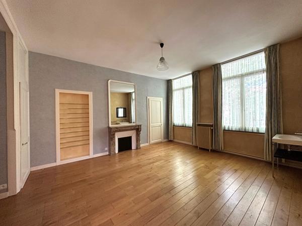Lille Liberté/ Quai du Wault, Maison de maître en double distribution début 20ième de 530 m² , 8 chambres, grand garage Lille Lille Liberté/ Quai du Wault, Maison de maître en double distribution début 20ième de 530 m² , 8 chambres, grand garage Lille