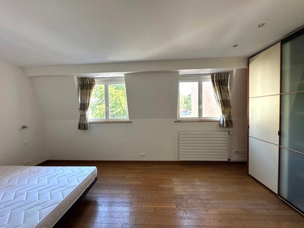 Lille Liberté/ Quai du Wault, Maison de maître en double distribution début 20ième de 530 m² , 8 chambres, grand garage Lille Lille Liberté/ Quai du Wault, Maison de maître en double distribution début 20ième de 530 m² , 8 chambres, grand garage Lille