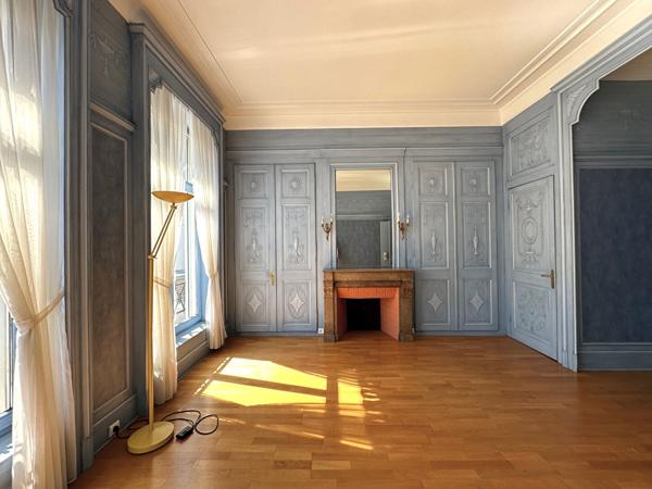 Lille Liberté/ Quai du Wault, Maison de maître en double distribution début 20ième de 530 m² , 8 chambres, grand garage Lille Lille Liberté/ Quai du Wault, Maison de maître en double distribution début 20ième de 530 m² , 8 chambres, grand garage Lille