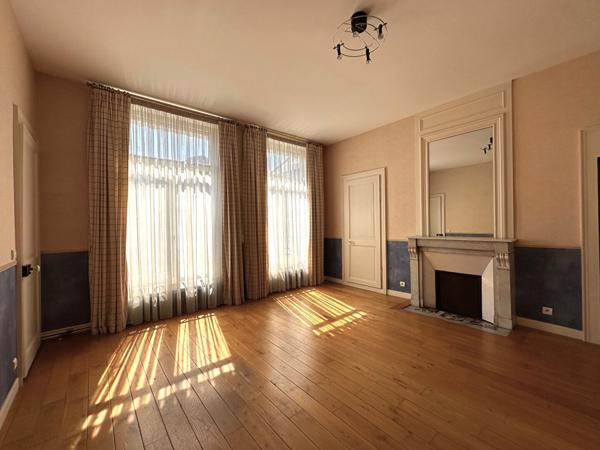 Lille Liberté/ Quai du Wault, Maison de maître en double distribution début 20ième de 530 m² , 8 chambres, grand garage Lille Lille Liberté/ Quai du Wault, Maison de maître en double distribution début 20ième de 530 m² , 8 chambres, grand garage Lille