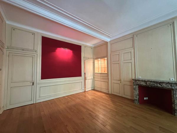 Lille Liberté/ Quai du Wault, Maison de maître en double distribution début 20ième de 530 m² , 8 chambres, grand garage Lille Lille Liberté/ Quai du Wault, Maison de maître en double distribution début 20ième de 530 m² , 8 chambres, grand garage Lille