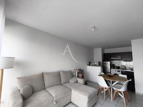 Pau ,t2 dernier étage,parking sécurisé